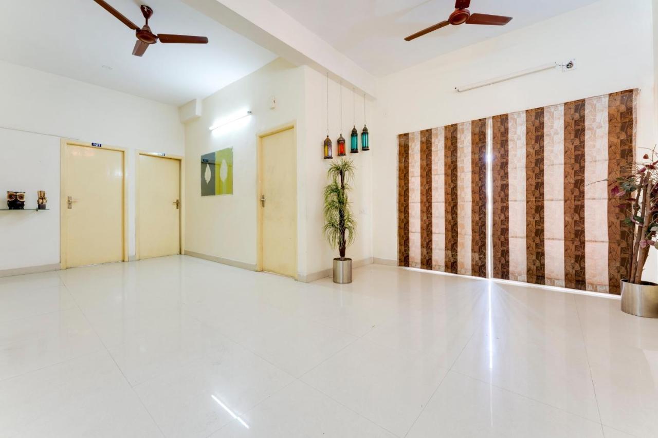Hotel O J2 Service Apartment Chennai Bagian luar foto